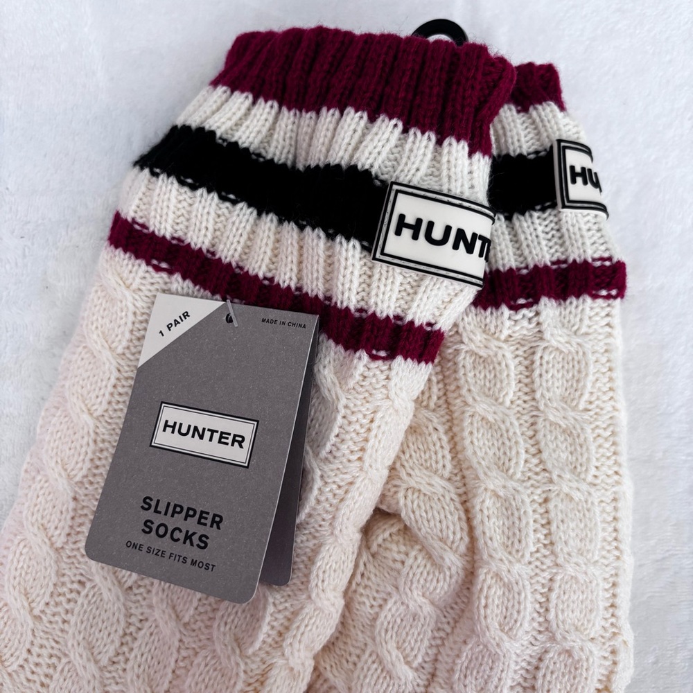 HUNTER Warm Sherpa-Lined Cable Knit Non-Slip Slipper Socks--One Size - Picture 3 of 14